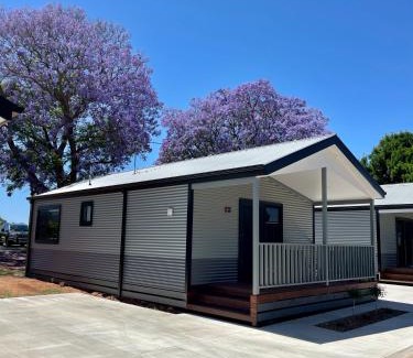 Red Cliffs Hotel | BIG4 Red Cliffs Caravan Park