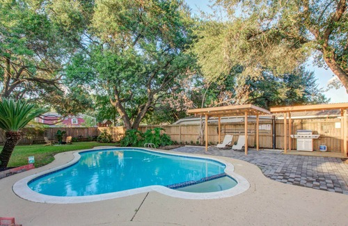 Jersey Village House | Bigger & Better – Tropical Oasis meets Texas Charm