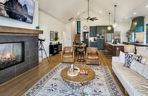 Tamarack House | Biggest Little Cabin.