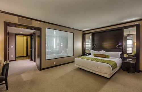 Las Vegas Strip Apartment | Biggest Penthouse at Vdara! 2 BR Stunning 270° Strip Views! Sleeps 7! 42nd Floor