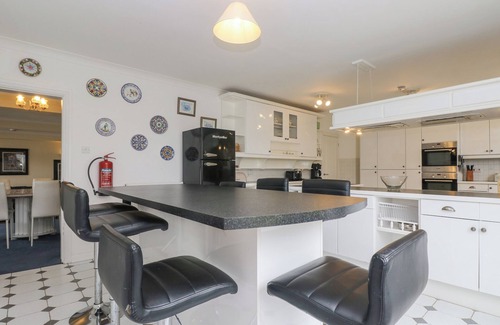 Dartmouth Cottage | BIGHT BOATHOUSE, pet friendly, country holiday cottage in Dartmouth