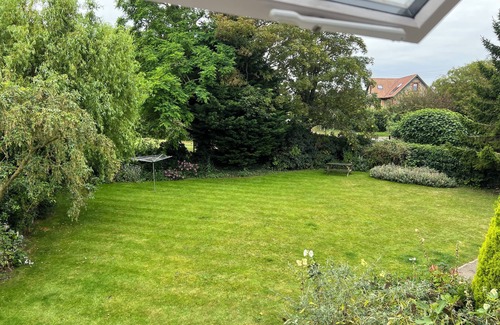 Holt Cottage | Bijou Bolthole in Blakeney for 2,parking,patio,lawn & close to Quay,pubs & shops