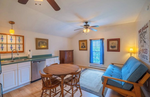 Damascus Apartment | Bikers' Loft on the Creeper Trail