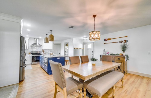 Inverness House | Bikes, Kayak & Dock: Lakefront Inverness Retreat