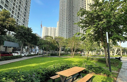 Thu Thiem Apartment | Bikini view