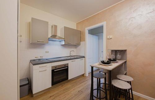 Udine Apartment | Bilocale Chic vicino al Teatro