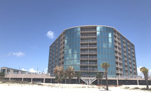 Biloxi Condo | Biloxi Beach Condo - ON the Beach - Short Walk to Great Restaurants!