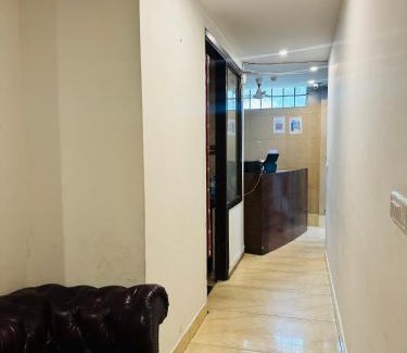 Jangpura Bed & Breakfast | Bir Home Stay In Jangpura