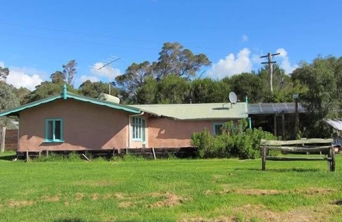 Forest Grove Cottage | Birchfield Farmstay Chalet