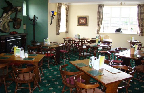 Henlow Hotel | Bird In Hand