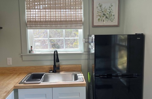 Ocracoke Cottage | Birdland: Private tiny house with marsh views and kayak access