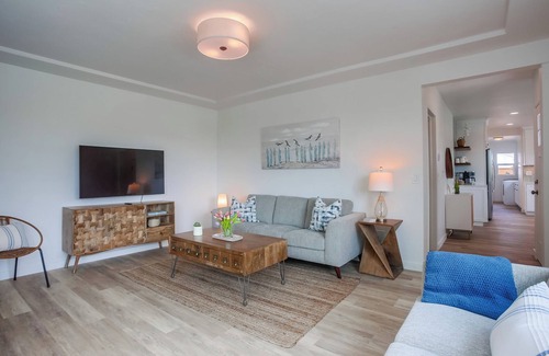 La Jolla Cottage | Birdrock Beach Cottage - New updated cottage with hot tub