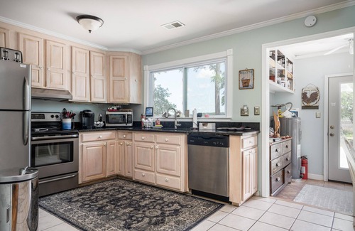 Ravenel House | BIRDS of FLIGHT
