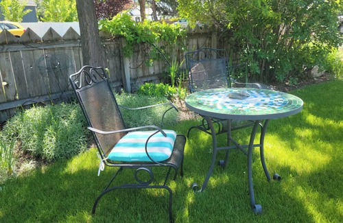 Redmond House | Birdsnest Rest Downtown Redmond OR! Walk to restaurants, breweries and shopping!