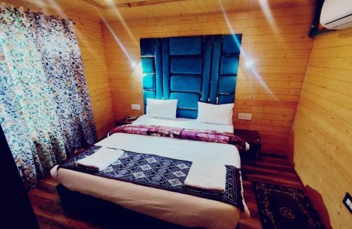 Srechan House | Birdsong 5BR Stay with Riverside by Homeyhuts