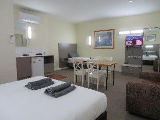 Narrandera Hotel | Bishops Lodge Narrandera