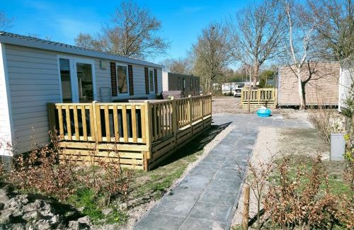 Lauwersoog Ski Chalet | BJ Chalets - Robbengat 68 - Gezellige chalet op vakantiepark Lauwersoog! Vroege incheck!