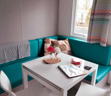 Lauwersoog Ski Chalet | BJ Chalets - Robbengat 85 - Gezellige chalet op vakantiepark Lauwersoog! Vroege incheck! MET AIRCO!