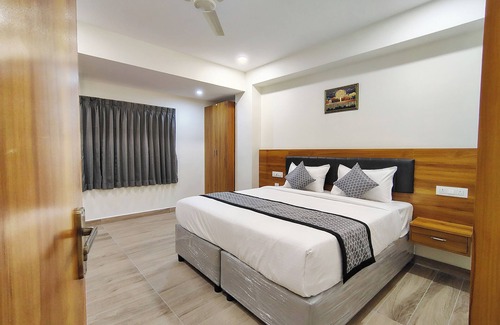 Tirupati Hotel | BKR Grand Hotel