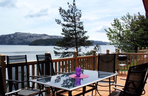 Tysnes House | Blåbærhytta by Interhome