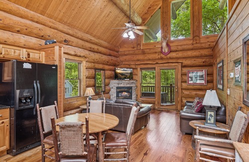 Gatlinburg Cabin | Black Bear Lodge: Mountain-view Log Cabin Only 3 Miles from Downtown Gatlinburg