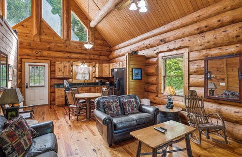 Gatlinburg Cabin | Black Bear Lodge: Mountain-view Log Cabin Only 3 Miles from Downtown Gatlinburg