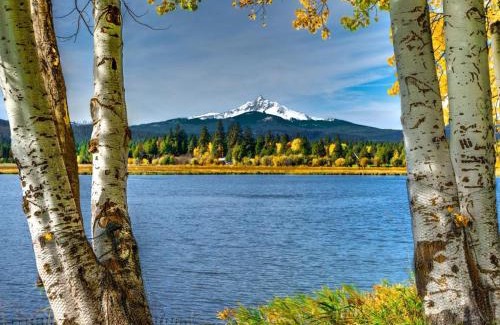 Black Butte Ranch House | Black Butte Ranch: Hawks Beard Home