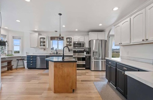 Spearfish House | Black Hills Getaway for 18! Hot Tub, Sauna, Gm Rm