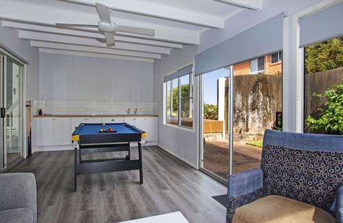 Pindimar House | Black Possum Cottage - Views of the Bay