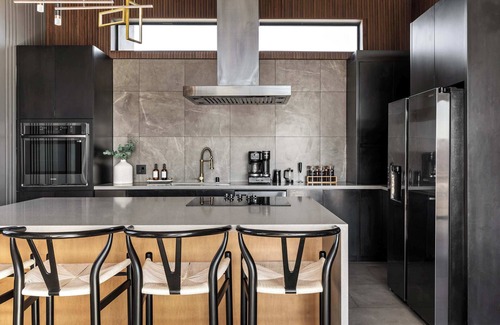 Joshua Tree House | BLACK SKY HOUSE (Pool/Spa/BocceBall/EV Charger)