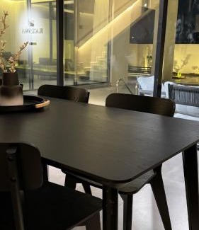 Al Hadd Villa | Black Swan Villa