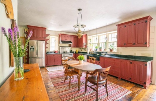 Highland House | Black Walnut Tree Farm: 50 Acres of Fall Foliage