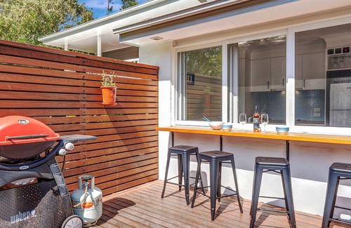Hyams Beach House | Black Wattle at Hyams Beach