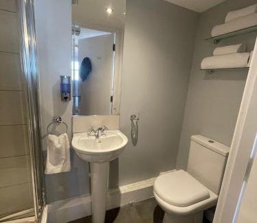 Cumbernauld Hotel | Blackbull With Rooms Lower