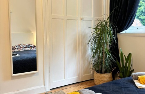 Manchester House | Blackley Rustic Gem: A Manchester Suburb Hideaway. 3 bedrooms, pets friendly.