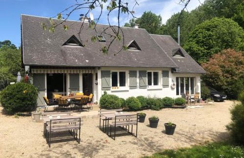 Pleine-Fougeres Bed & Breakfast | Blanche & basil