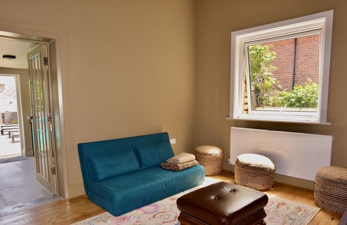 Freshwater Bay Villa | Blenheim House a seaside home for 12