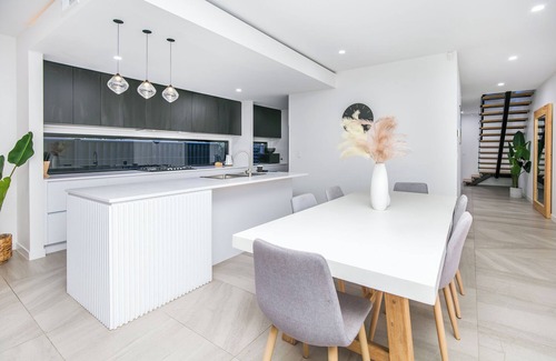 Surfers Paradise Villa | Bliss On The Island - Indulgence at it's best!