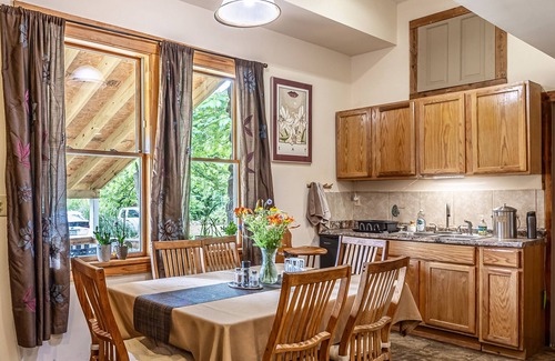 Dyke Bed & Breakfast | Bliss Point Farm and B&B