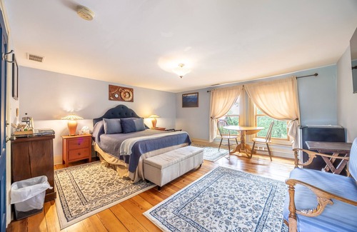 Dyke Bed & Breakfast | Bliss Point Farm and B&B