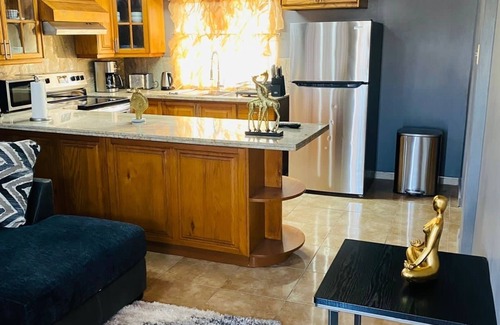 Molynes Gardens House | Blissett Apt. Your Home Away From Home