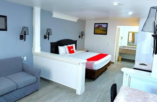 Oakville Hotel | Blissful Room Near Dairy Queen – Pool, Pets Allowed & Parking Included