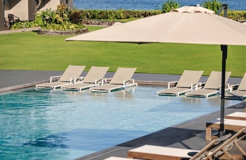 Kahului Hotel | Blissful Seaside Hideaway! Outdoor Pool, Minutes to Kanaha Beach Park!