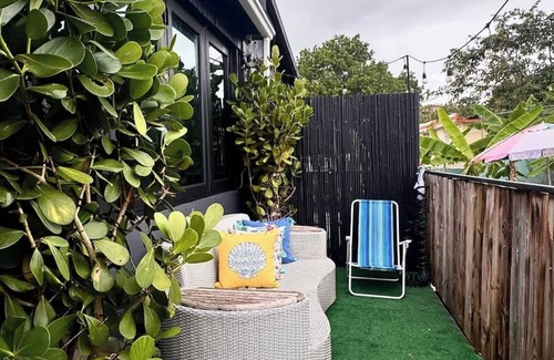 Cerro Gordo Apartment | Blk Lion | Cozy Modern | Hot Tub | Generator