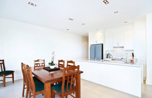 Victor Harbor Apartment | Block No. 6: Top Level Beach Views in the Perfect Location