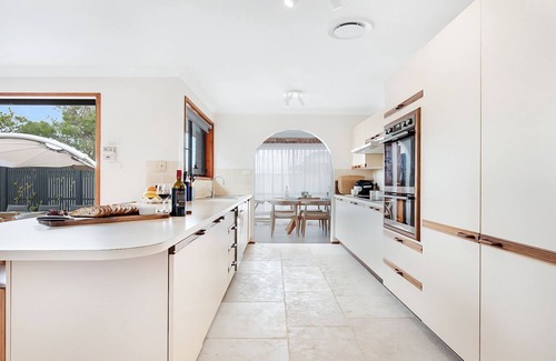 Culburra Beach House | Blondie's – beach at the end of the street