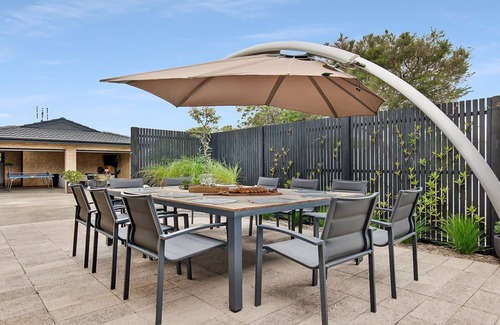 Culburra Beach House | Blondie's – beach at the end of the street