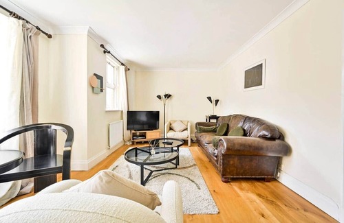 Knightsbridge House | bloomrooms@HydePark | Knightsbridge | Harrods