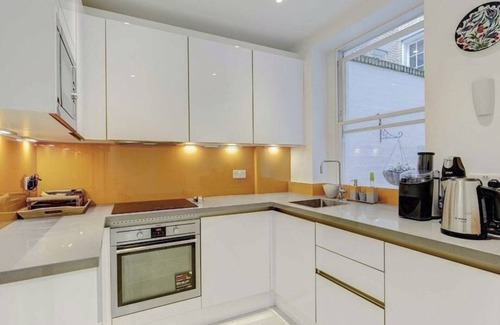 St. Pancras Apartment | Bloomsbury Gardened 2 bedFlat