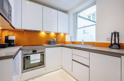St. Pancras Apartment | Bloomsbury Gardened 2 bedFlat
